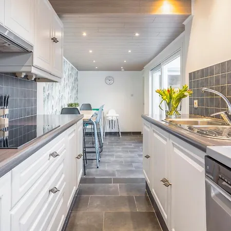 Great House For 6 People At Blankenberge